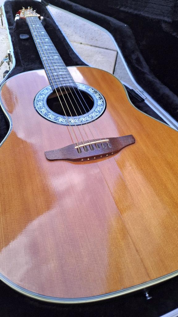 Ovation 1112 Baladeer, Musique & Instruments, Enlèvement, Utilisé, Guitare Western ou Guitare Folk, Avec valise