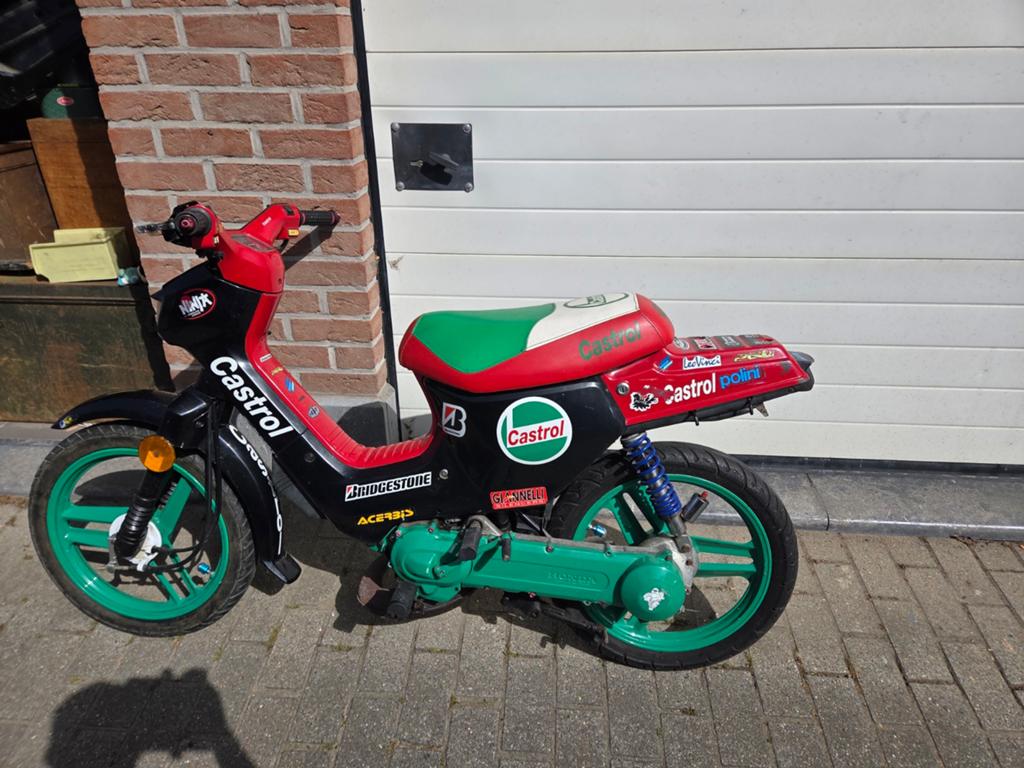 Wallaroo, Fietsen en Brommers, Ophalen