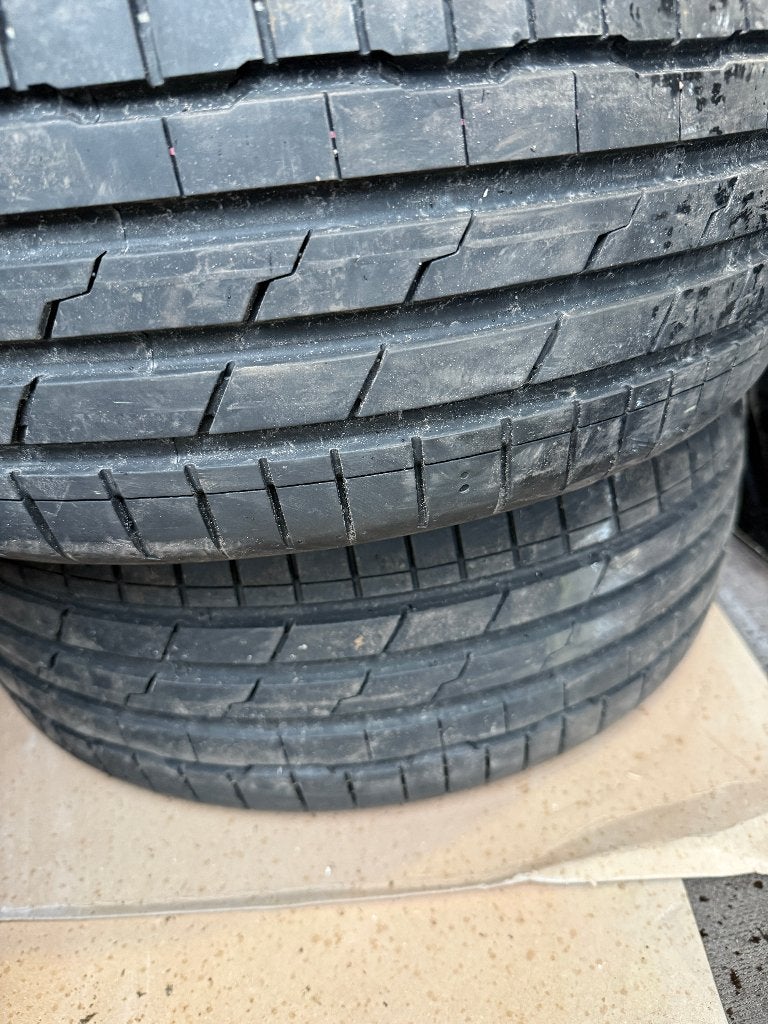 2 pneus Mini presque neuf 205/45/17 88w Hankook Ventus Sp1, Autos : Pièces & Accessoires, Pneus & Jantes, Neuf, Véhicule de tourisme