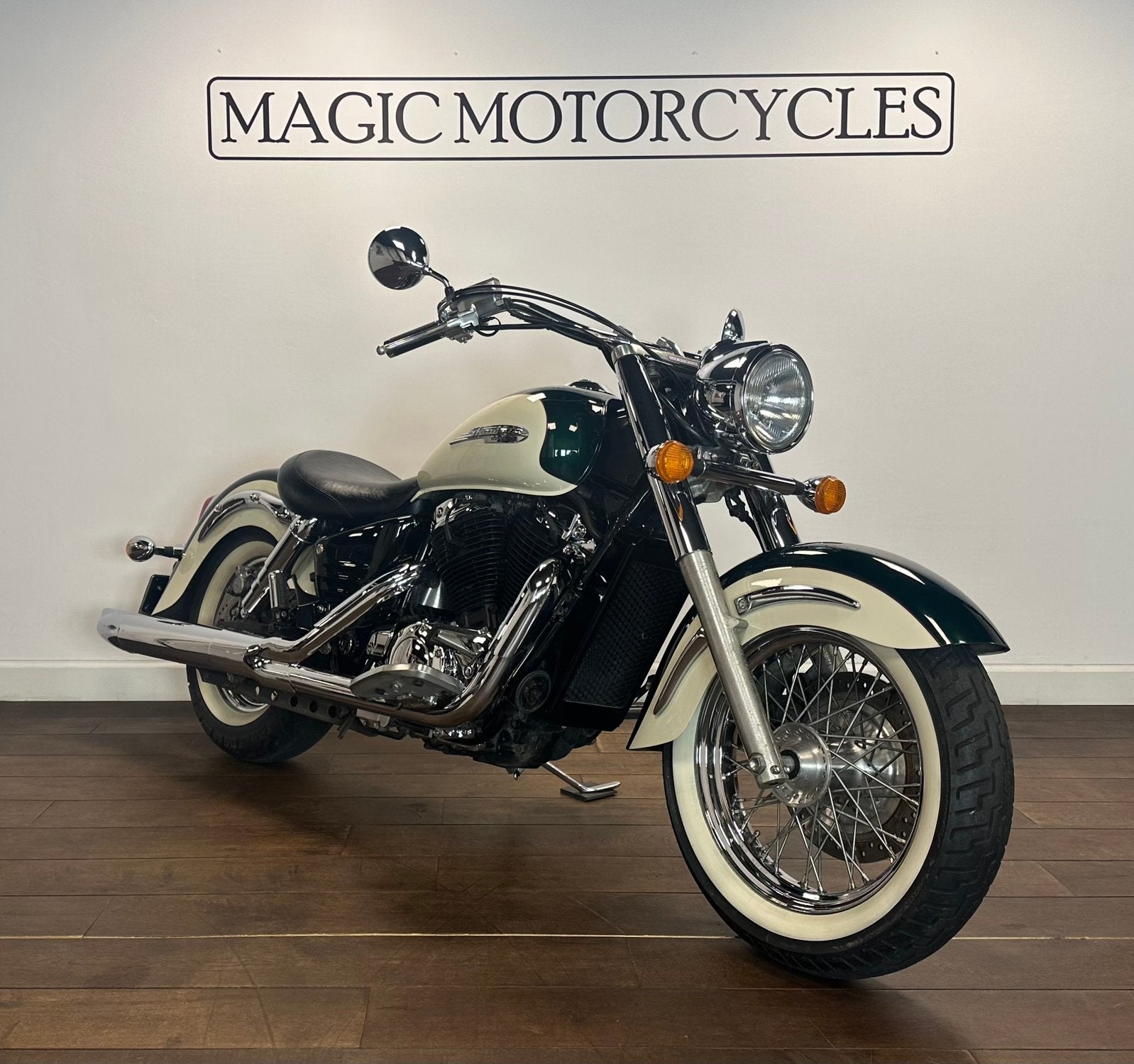 HONDA SHADOW VT1100 C3 AERO CHOPPER, Ophalen of Verzenden, Zo goed als nieuw, Motor