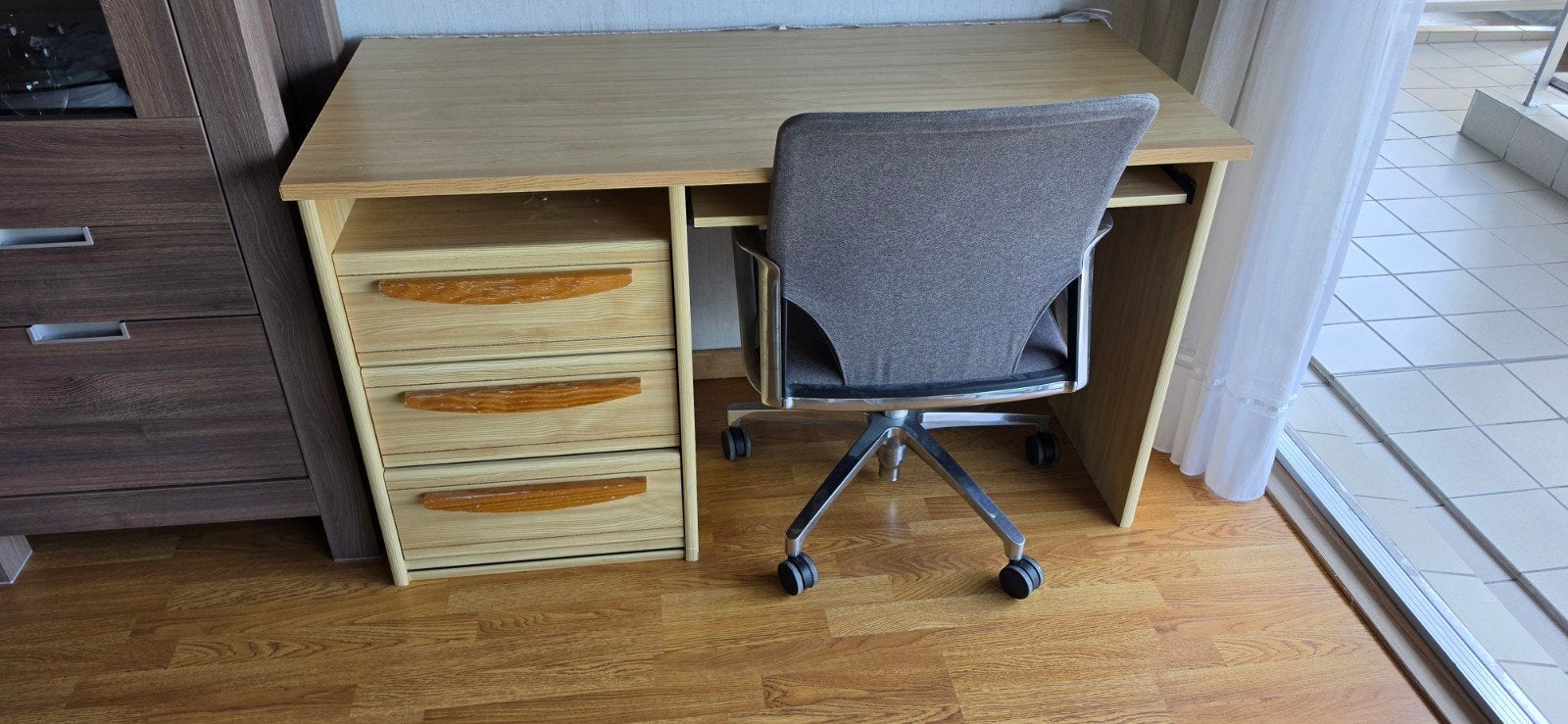 Gratis bureau., Ophalen