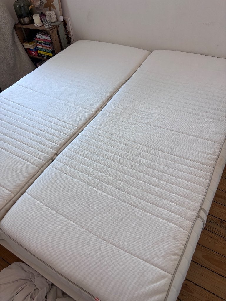2 MYRBACKA MATRASSEN (AFHALEN EIND OKTOBER), Huis en Inrichting, Ophalen, 90 cm, Tweepersoons, Zo goed als nieuw