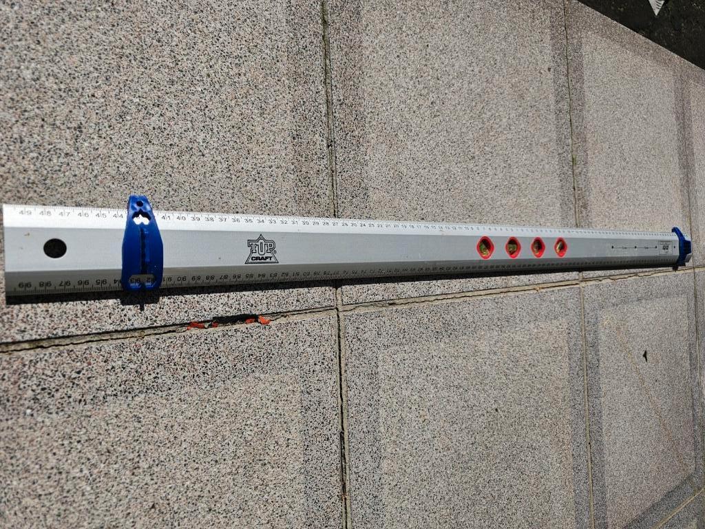 Aluminium meetlat met waterpas, Doe-het-zelf en Bouw, Meetapparatuur, Zo goed als nieuw, Licht, Ophalen