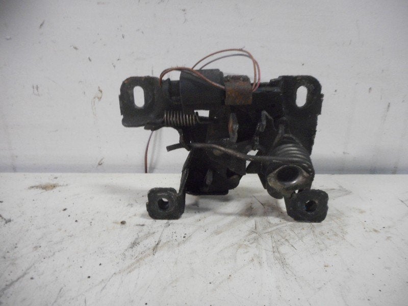 SERRURE CAPOT Audi A6 (C5) (01-1997/01-2005) (8l0825509e), Auto-Union-Straße  1,
85057  Ingolstadt, DE, Info@audi.de, Audi, Utilisé