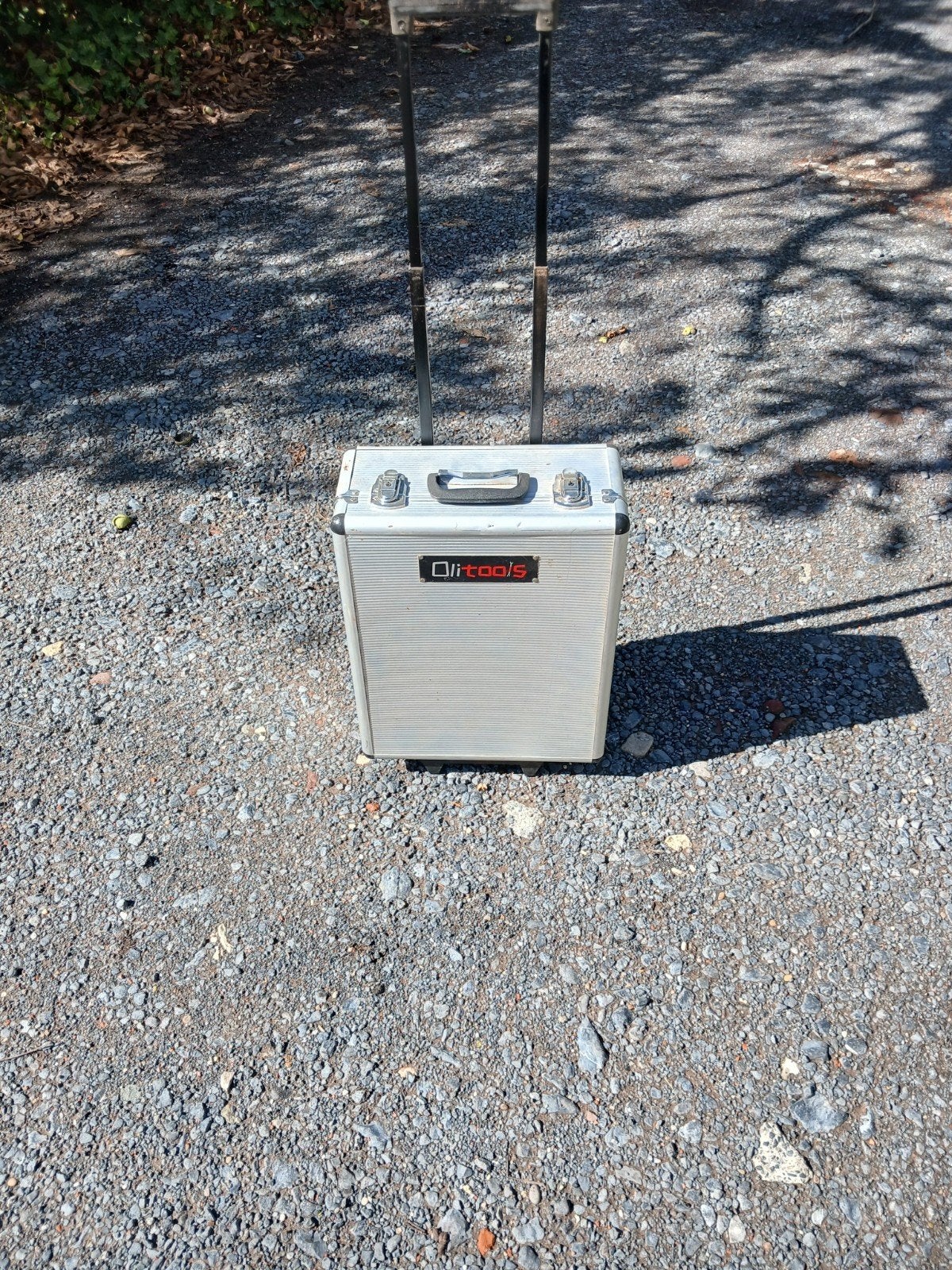 Boîte à outils, Enlèvement