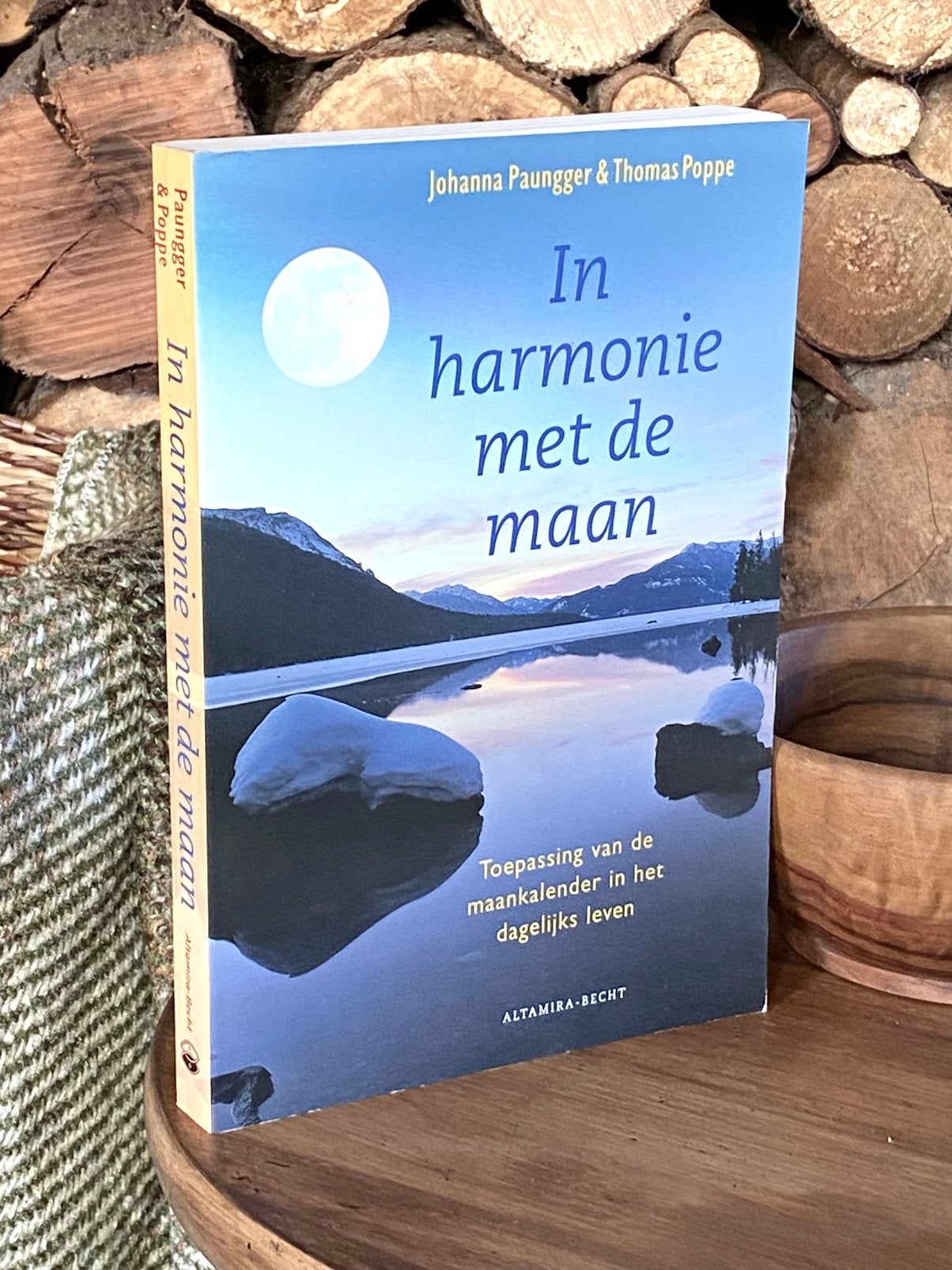In Harmonie met de maan • Johanna Paungger & Thomas Poppeu, Livres, Ésotérisme & Spiritualité, Enlèvement ou Envoi, Comme neuf