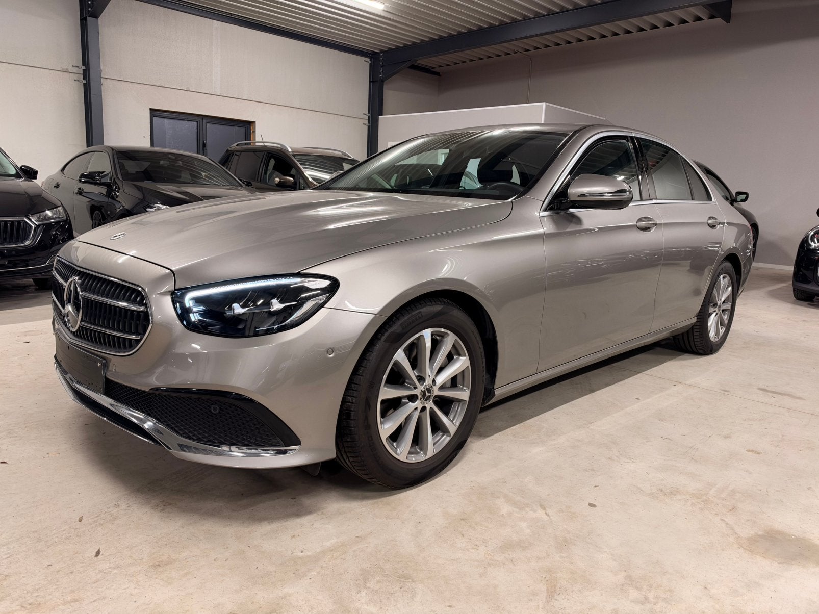 Mercedes E 200 i Automaat Led Navi Camera Slechts 18000km, Autos, Argent ou Gris, Euro 6, Entreprise, 149 g/km