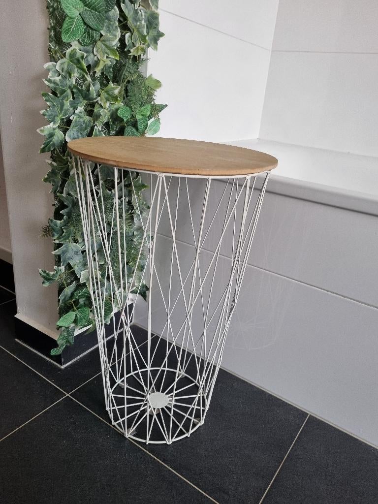 Metalen mand met deksel, Ophalen, Mand