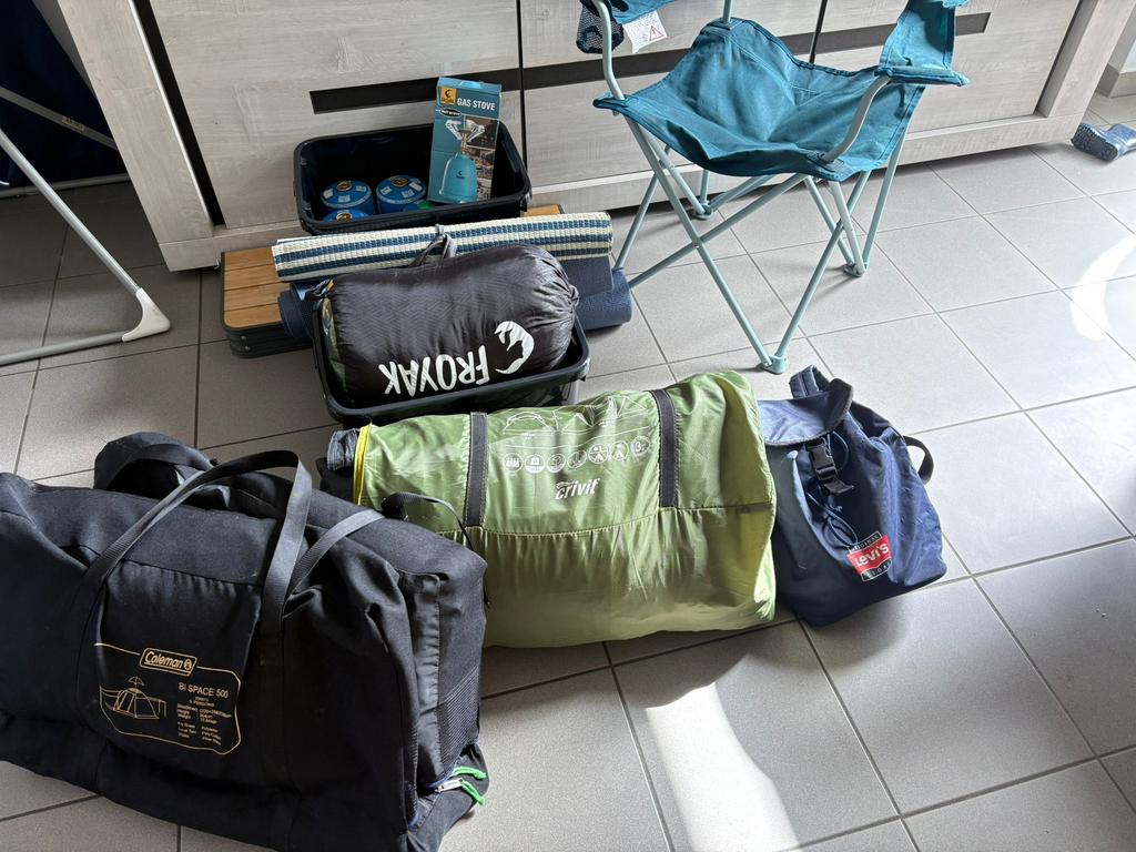 Campeer materiaal tenten en allerlei, Caravans en Kamperen, Ophalen, Zo goed als nieuw