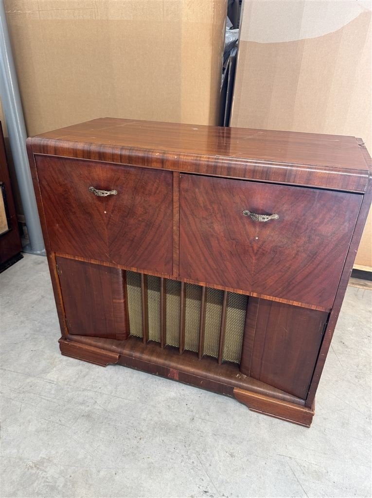 Grammofoon meubel - kast radio - radiogram - velvet action m, Antiquités & Art, Antiquités | TV & Hi-Fi, Enlèvement ou Envoi
