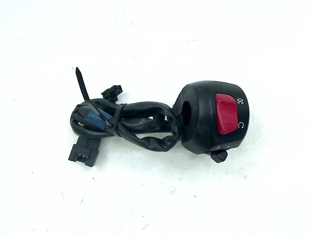 COMMUTATEUR DROIT GSF 600 Bandit 2000-2004 (GSF600 MK2), Dhr. S. di Majo, Utilisé, Info@cama-motorparts.nl, P.J. Troelstraweg 8 8
3144 CX  MAASSLUIS, NL