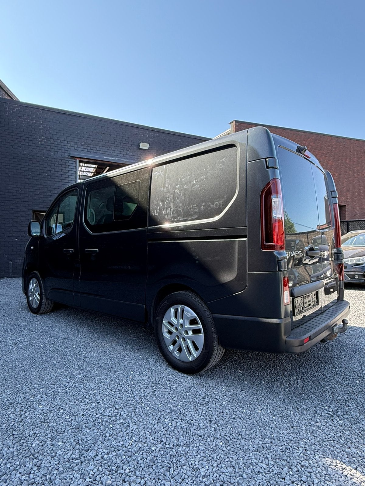 Renault Trafic 2.0 dCi 107 kW automatique, Autos, Argent ou Gris, 6 portes, Noir, Diesel