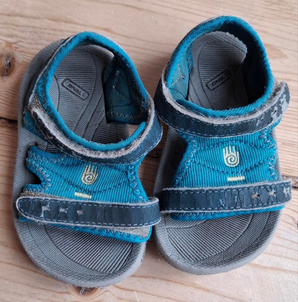 Sandalen 20,5, Ophalen