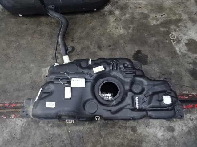 RESERVOIR CARBURANT Peugeot 308 (L3 / L8 / LB / LH / LP), Kontakt-peugeot@peugeot.com, Utilisé, Peugeot Deutschland GmbH, Bahnhofsplatz
65423  Rüsselsheim, DE