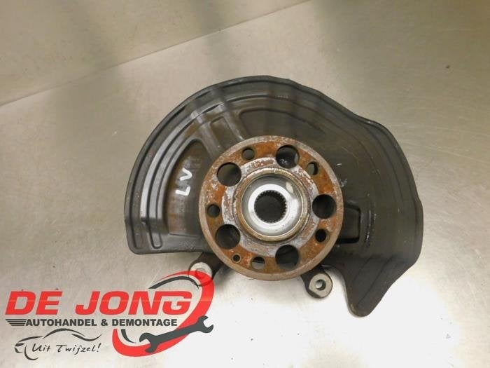 Fusee links-voor van een Mercedes CLA, Gebruikt, -, Ophalen of Verzenden, -