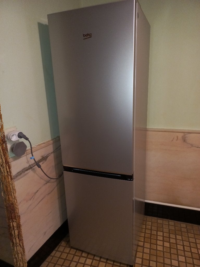 Koelkast-/diepvriescombi BEKO - nieuw + 2 jaar waarborg., Elektronische apparatuur, Ophalen, Nieuw, Met aparte vriezer