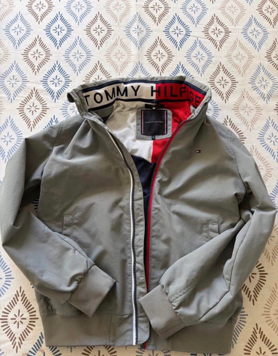 Jas tommy hilfiger maat 152, Enfants & Bébés, Enlèvement, Comme neuf, Manteau