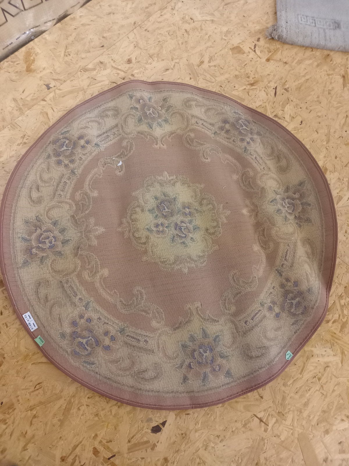 Rond tapijt, Ophalen, Rond