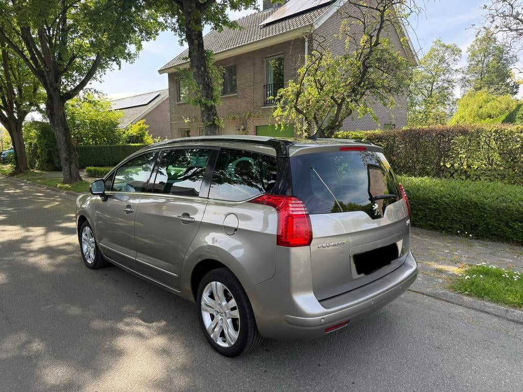 PEUGEOT 5008 1.6 HDI ALLURE AUTOMAAT GEKEURD PANORAMA ✅, Autos, Achat, Entreprise, Carnet d'entretien, Noir