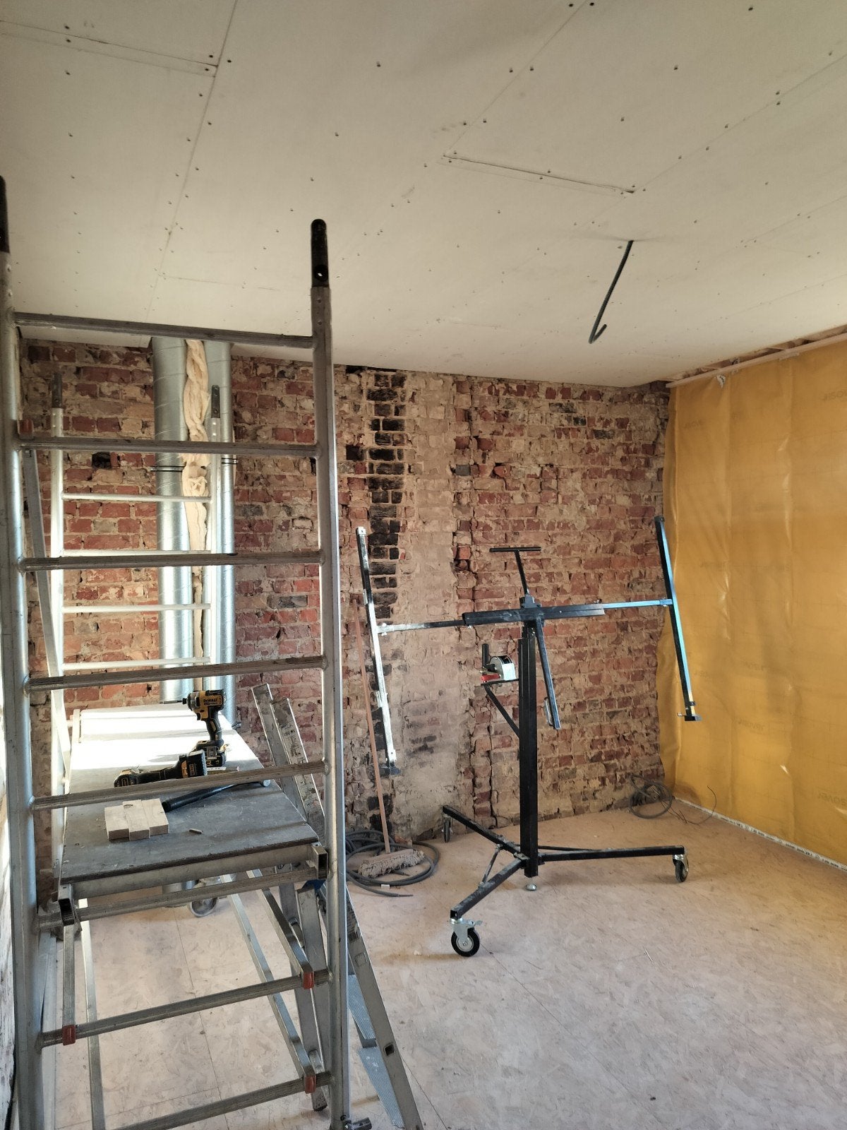 gyproc lift te huur, Enlèvement