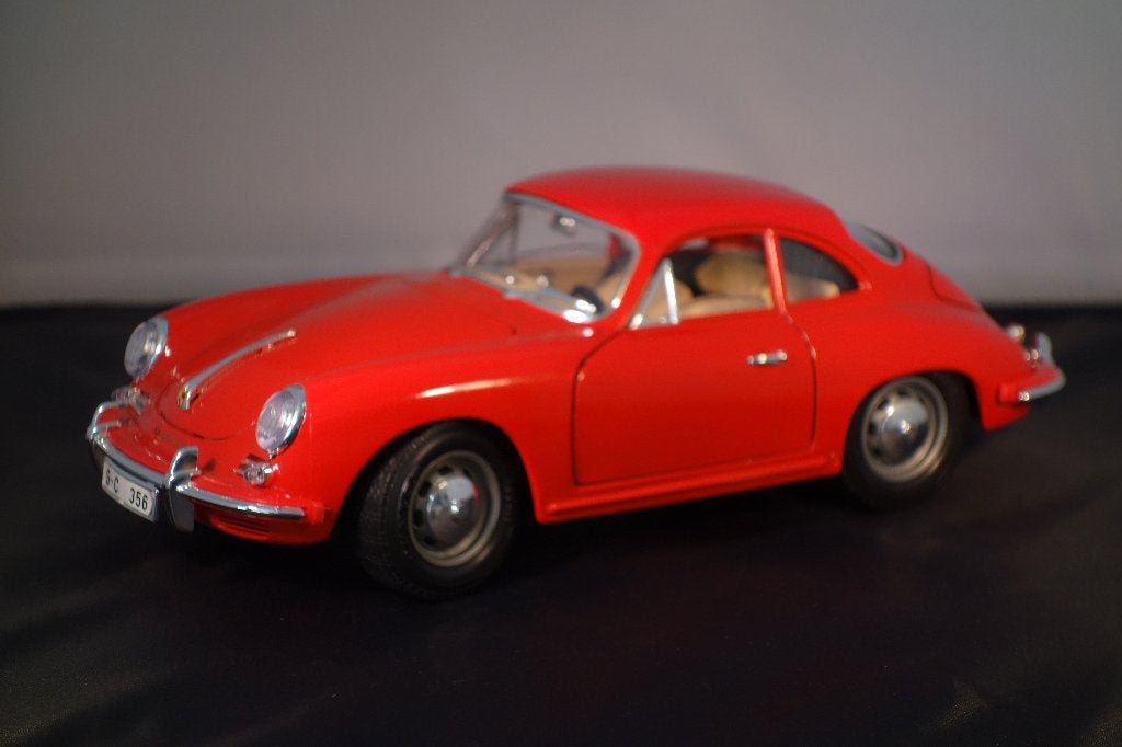 PORSCHE ( schaal 1/18 ) Verzameling totaal 11 stuks, Verzamelen, Ophalen