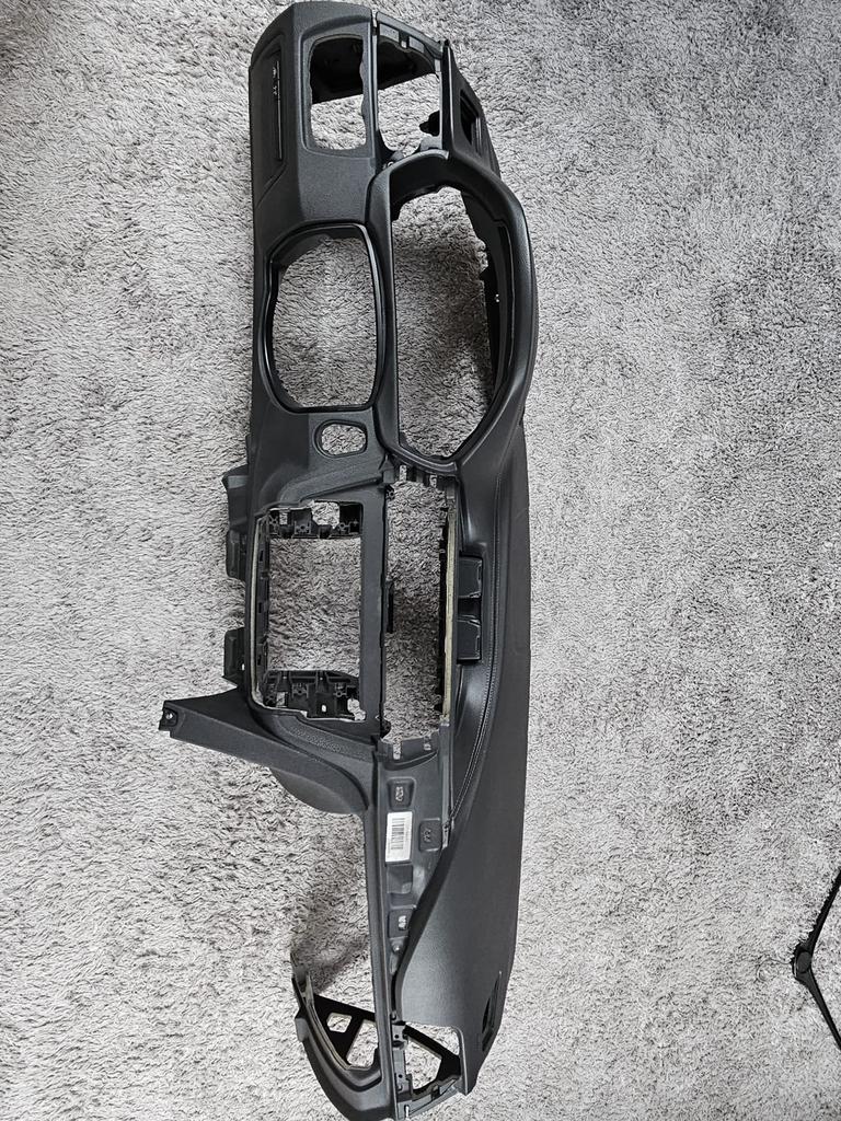 Dashboard leder BMW F30 / F31 / F32 / F33 / F36 – €630, Ophalen, BMW