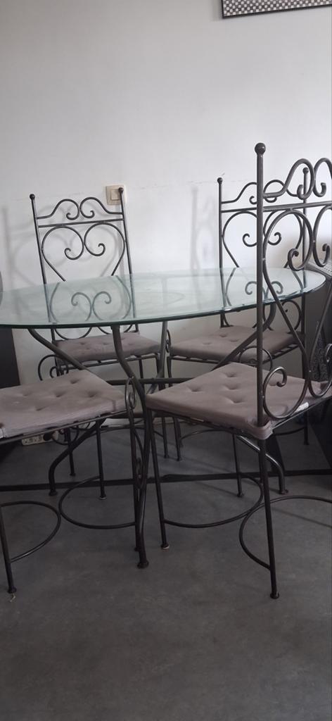 table à manger, Enlèvement
