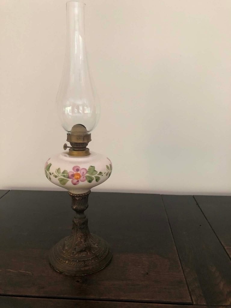 Lampe à pétrole ancienne décorative en faïence, Enlèvement