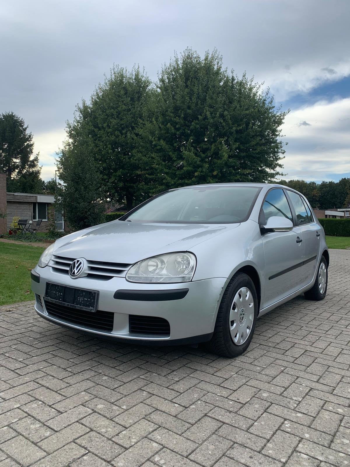VW GOLF V 1.6 ESSENCE AUTOMATIQUE, Argent ou Gris, Achat, Automatique, Golf