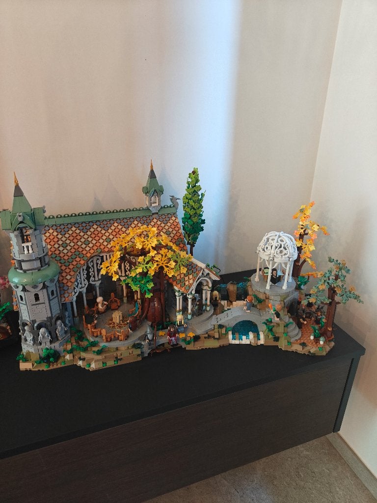 LEGO Rivendell 10316 + Light Kit – Zeer goede staat, Enfants & Bébés, Jouets | Duplo & Lego, Neuf, Lego, Ensemble complet, Complet