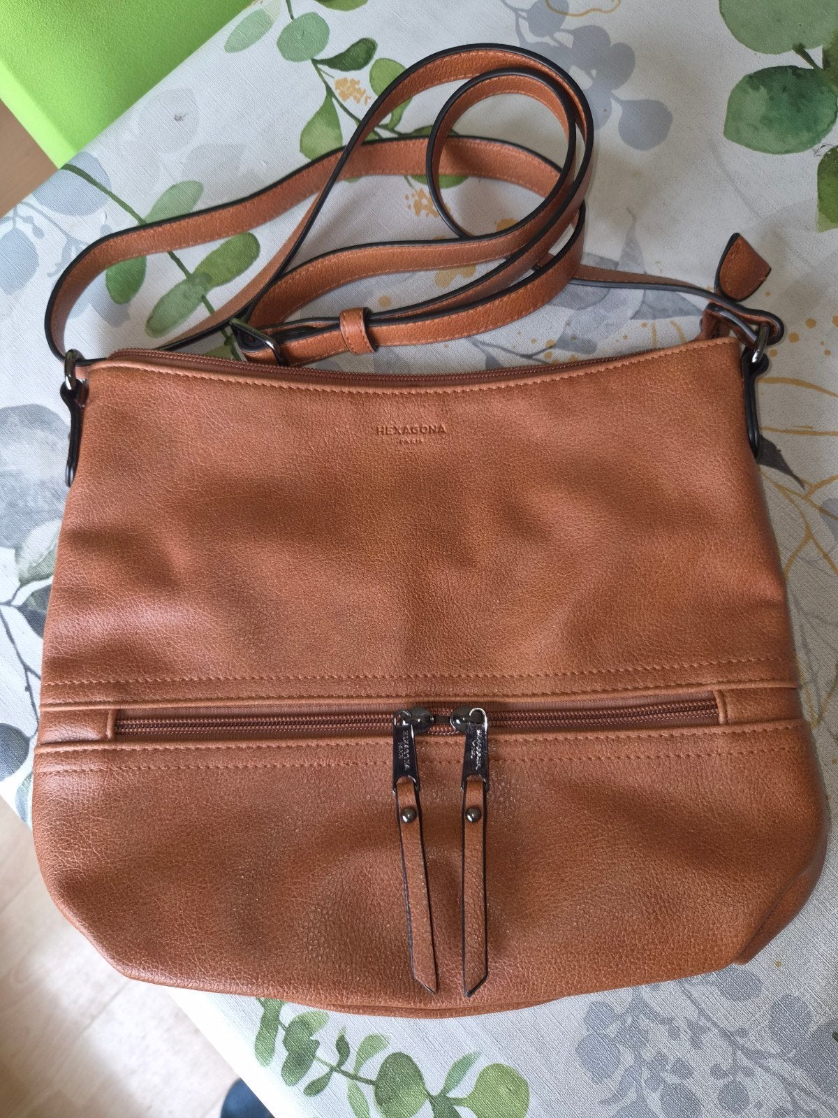 nouveau sac en cuir jamais utiliser. marque Parisienne., Neuf, Autres marques, Cuir, Enlèvement ou Envoi