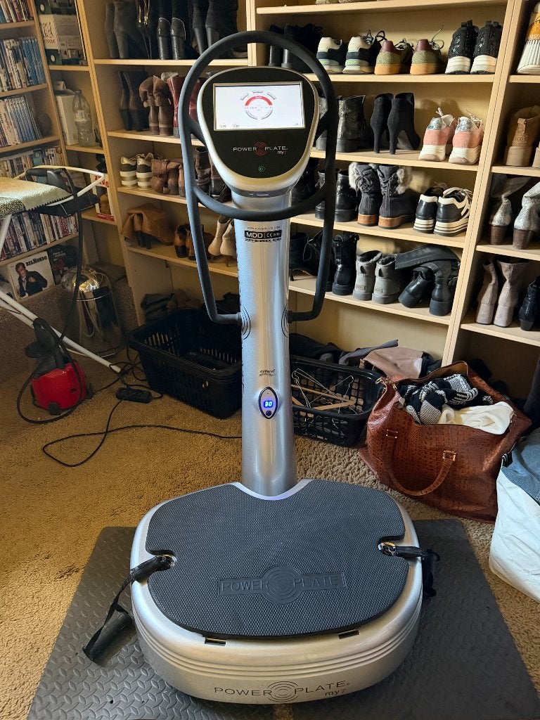 Power Plate, Comme neuf, Enlèvement, Plaque vibrante, Métal
