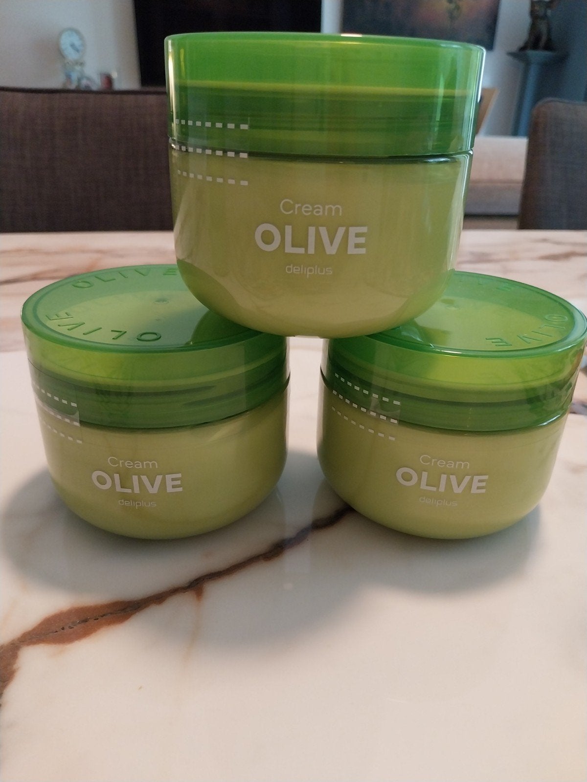 Cream Olivia  300ml nieuw sterfgeval Opruiming, Handtassen en Accessoires, Uiterlijk | Lichaamsverzorging, Ophalen of Verzenden