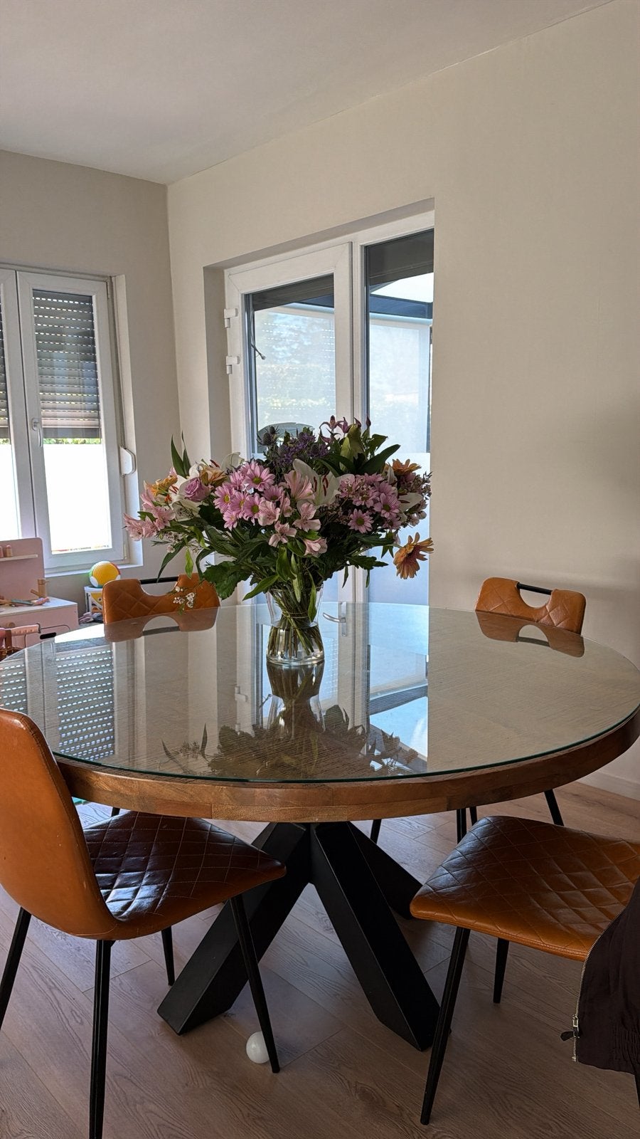 Mangohout eettafel 150 met glasblad, Ophalen, Zo goed als nieuw