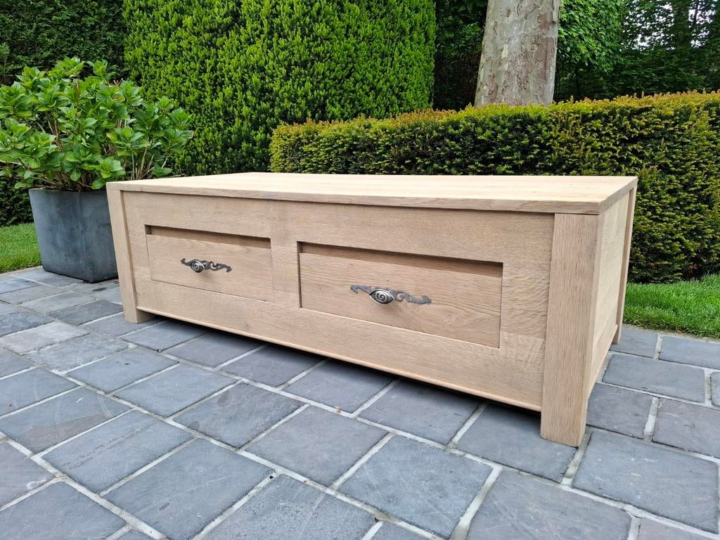 Table basse en chêne massif. Aérogommé., Maison & Meubles, Armoires | Dressoirs, Enlèvement ou Envoi