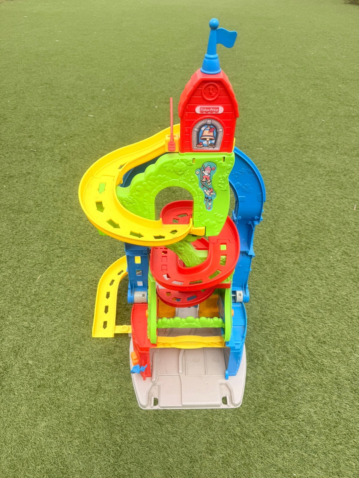 Fisher Price est assis sur un circuit urbain, Enfants & Bébés, Jouets | Circuits, Enlèvement, Comme neuf, Circuit