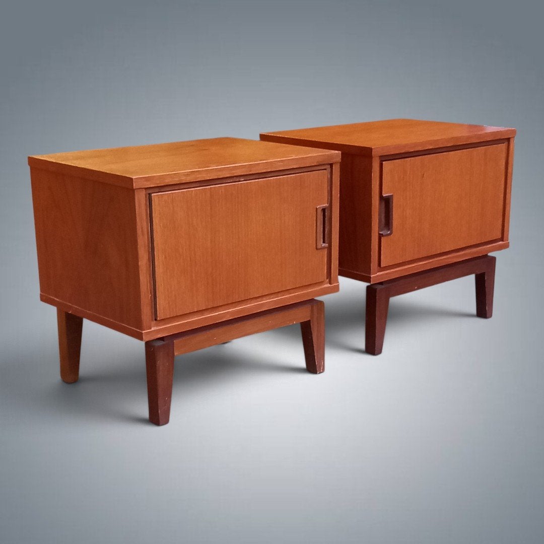 Vintage Scandinavische teakhouten nachtkastjes uit de jaren, Antiek en Kunst, Ophalen