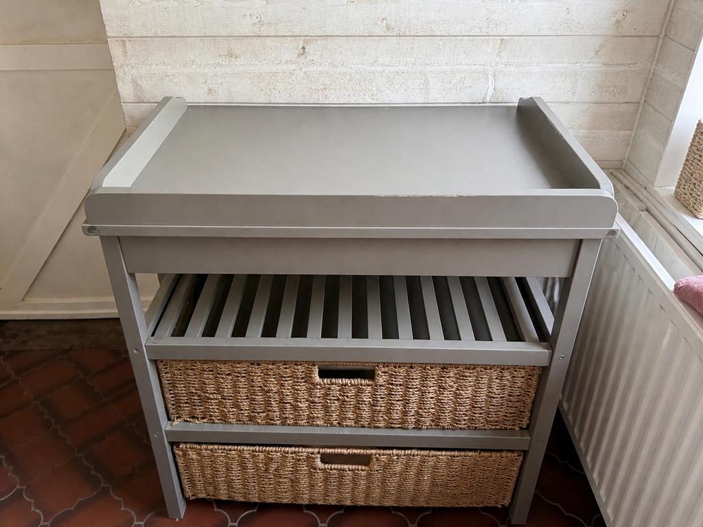 Verzorgingstafel / commode met manden, Kinderen en Baby's, Kinderkamer | Commodes en Kasten, Ophalen, Gebruikt, Commode