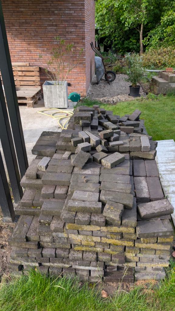 Gratis af te halen: 13m² terras klinkers, Ophalen, Klinkers