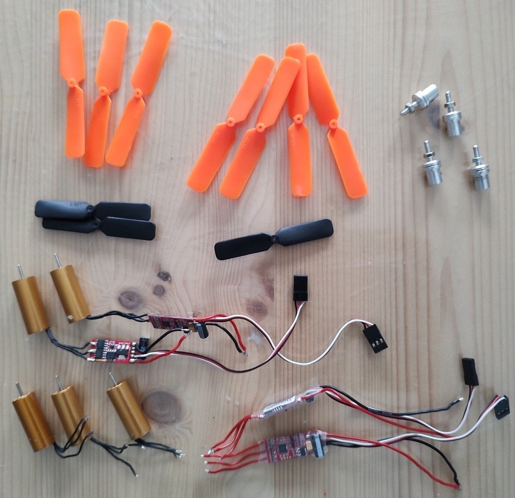 Set van 1230 brushless motoren + ESC  + Props, Hobby en Vrije tijd, Verzenden, Gebruikt