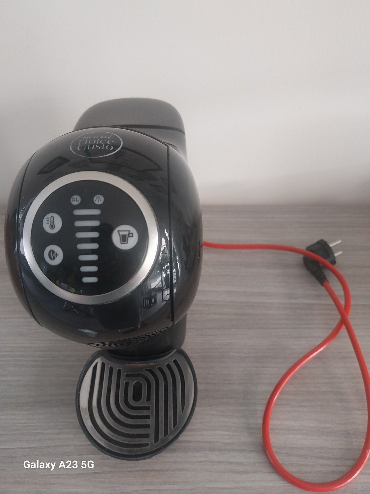 Dolce Gusto koffieapparaat met capsules, Ophalen, Gebruikt, Koffiemachine, Koffiepads en cups
