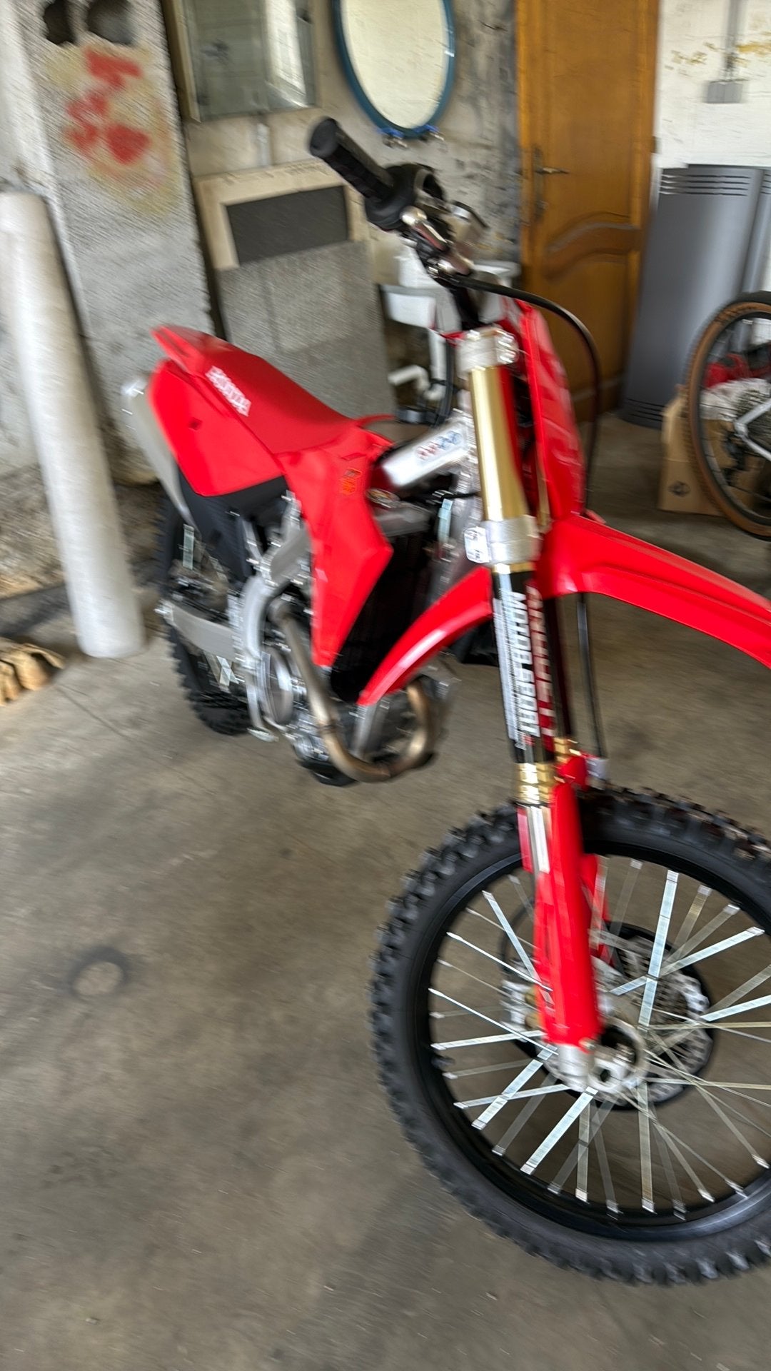 Honda crf 250 r toute nouvelle de juillet 2026, Enlèvement ou Envoi, Comme neuf, Honda