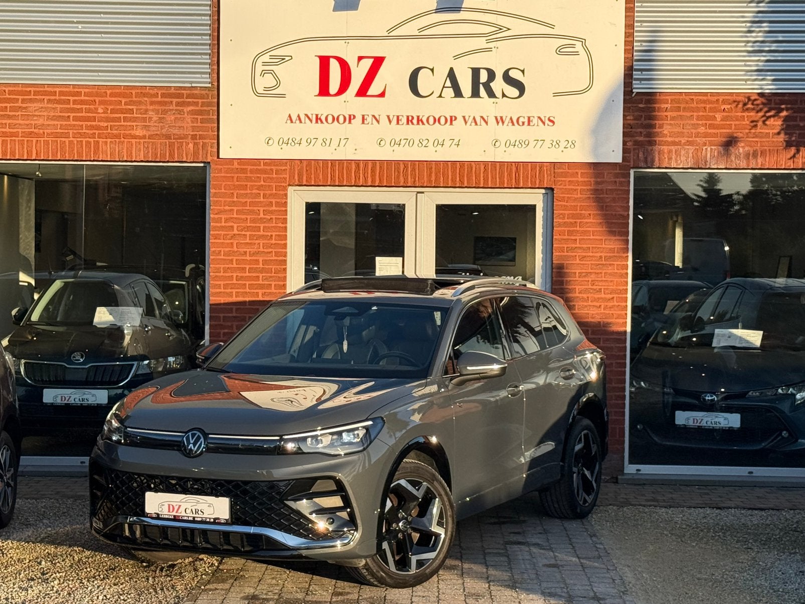 VOLKSWAGEN TIGUAN R-LINE 4-MOTION 2.0TDI 193CH |TOIT PANO |, Autos, Volkswagen, Cuir, Argent ou Gris, Euro 6, Entreprise