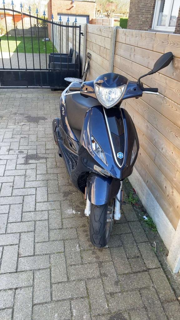 Piaggio fly a klasse, Motoren, Tuning en Styling, Ophalen