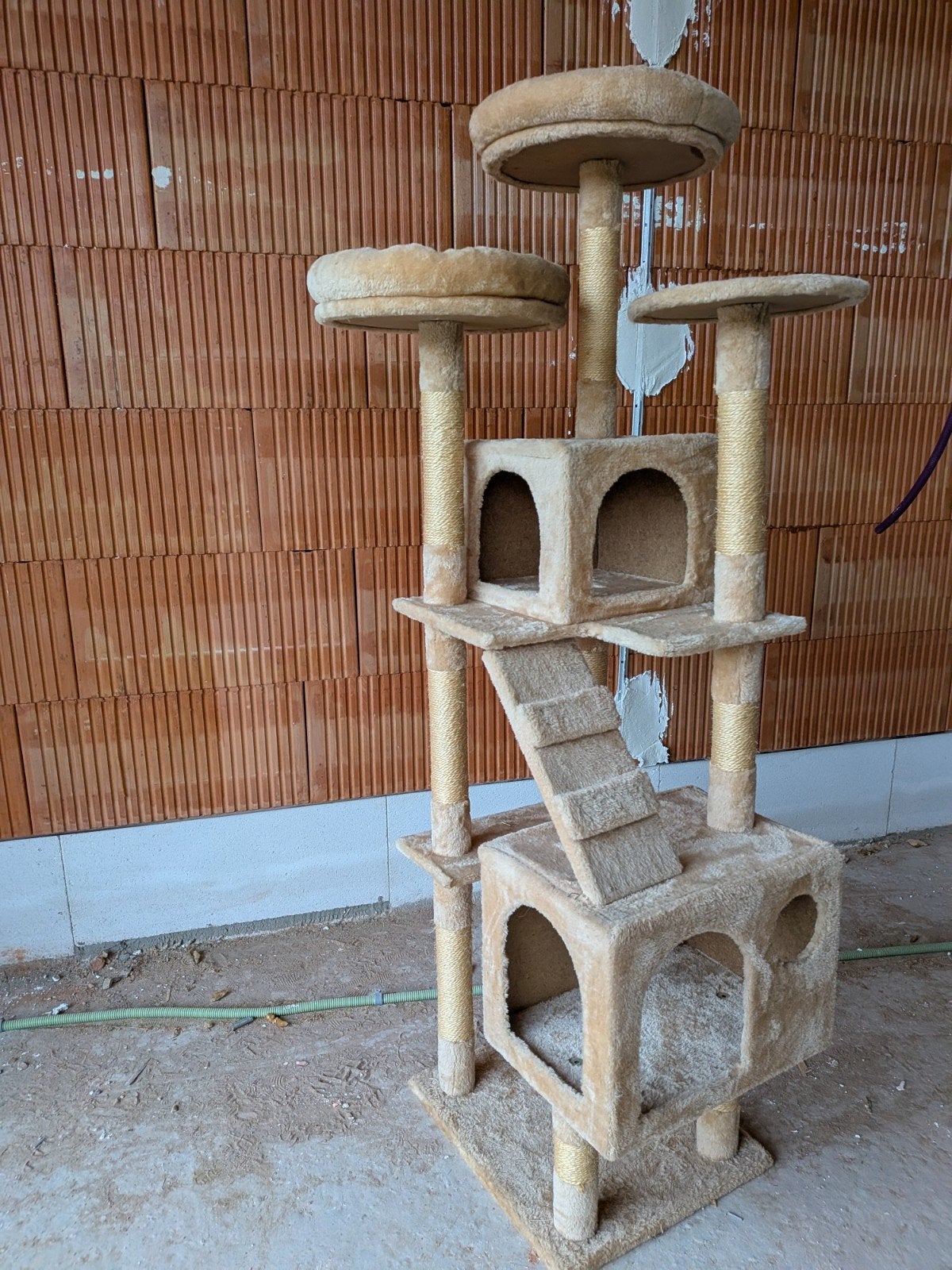 Arbre à chat de 136 cm de hauteur, Animaux & Accessoires, Enlèvement, Utilisé, Griffoir