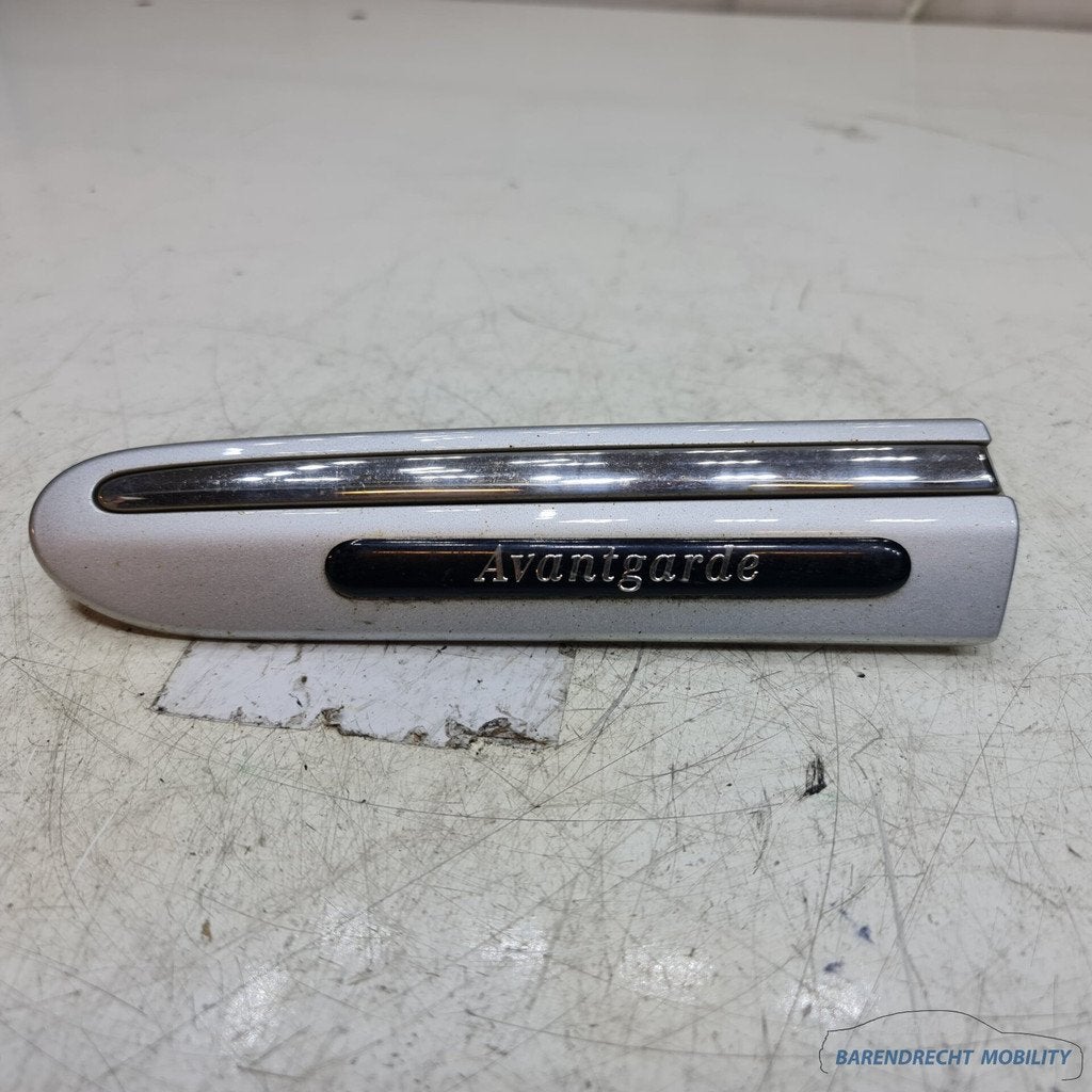 Moulure d corative Mercedes W203 S203 classe C bande de pare, Neuf, Mercedes-Benz AG, Mercedesstrasse 120
70372  Stuttgart, DE