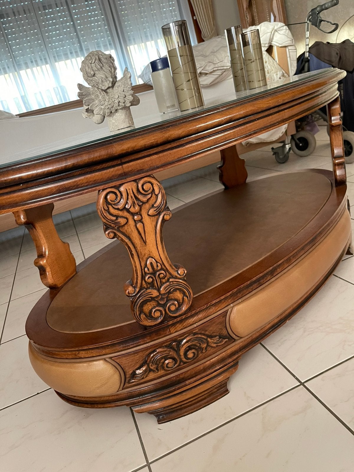 Salon, Ophalen