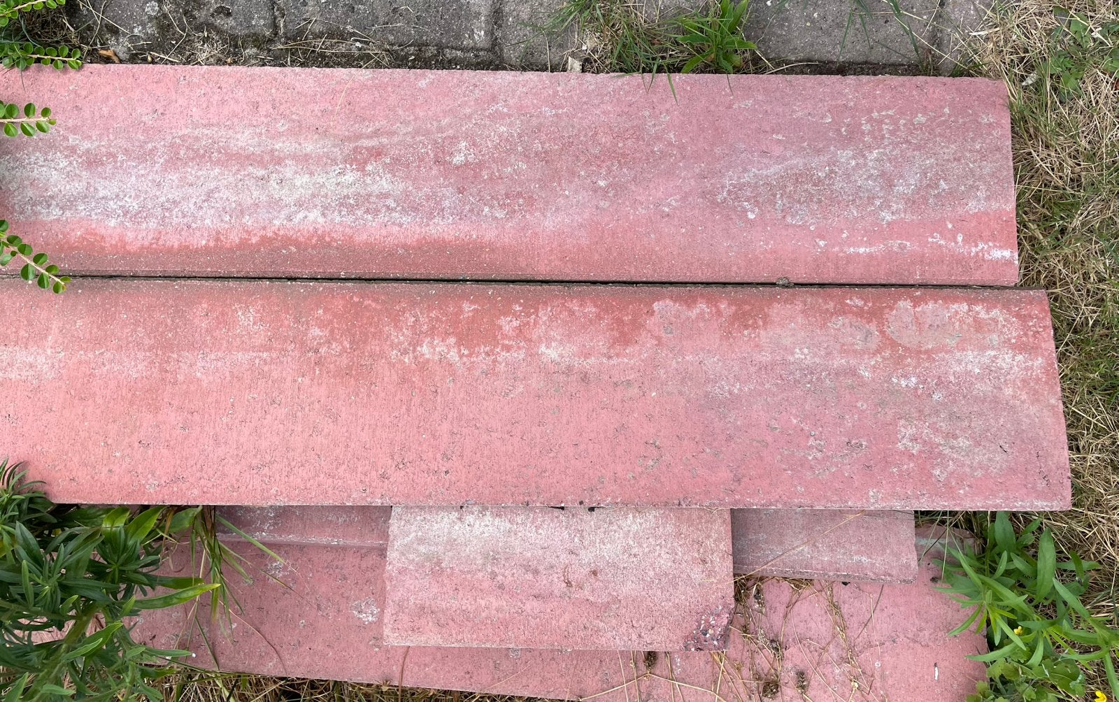 Rode betonnen boordstenen, Enlèvement, Utilisé, Béton, Bordure