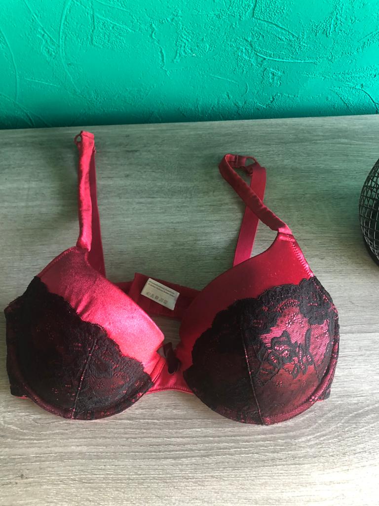 Wijnrode bh maat 85D, Ophalen, Rood, BH