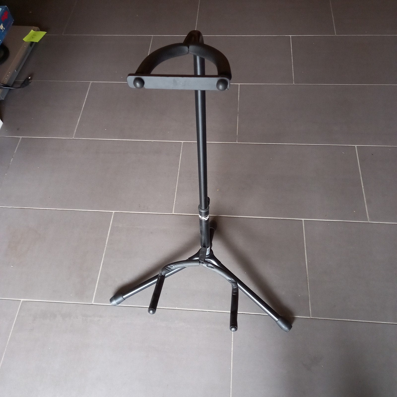 Support pour guitare Stagg, Musique & Instruments, Pieds, Enlèvement